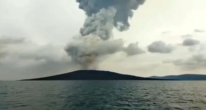Gunung Anak Krakatau Kembali Erupsi, Warga dan Wisatawan Diminta Waspada