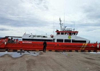 SAR Lampung Kerahkan KN Basudewa Cari Lima Jurnalis dan Tiga Kru Kapal yang Hilang di Selat Sunda