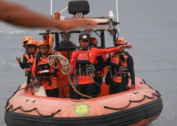 Pelampung Bukan Milik Arupadhatu 1, Pencarian 8 Orang Diperluas