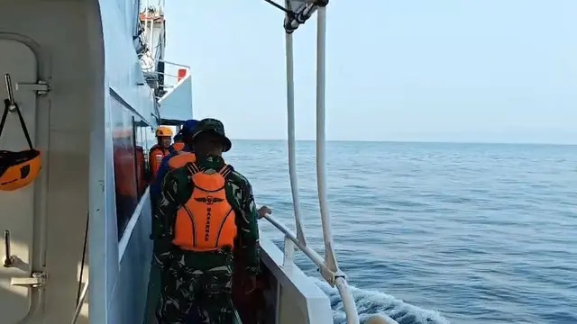 Hari Kedelapan Pencarian, Tim SAR Perluas Area hingga 872 Mil Laut Cari Delapan Orang di Selat Sunda
