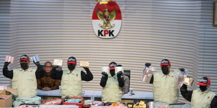 KPK Sita Rp106,3 Miliar dalam Kasus Suap HGB BPN Bogor, Uang Disimpan di Koper Merah