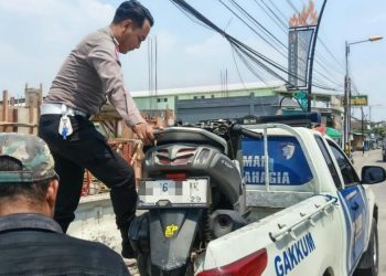 Pengendara Sepeda Motor Tewas Tabrak Bak Truk yang Berhenti di Kedungadem Bojonegoro
