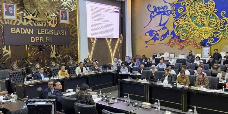 Setelah Absen, Nusron Hadir Saat RUU Reforma Agraria Dibahas DPR