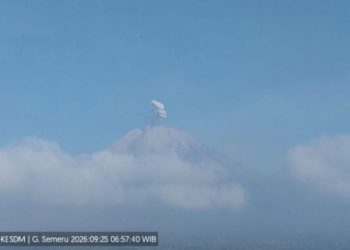 Semeru Erupsi Dua Kali, Kolom Letusan 700 Meter di Atas Puncak