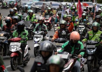 Ratusan Ojol Demo di DPR, Tolak Status UMKM dan Minta Diakui sebagai Pekerja Platform