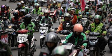 Ratusan Ojol Demo di DPR, Tolak Status UMKM dan Minta Diakui sebagai Pekerja Platform
