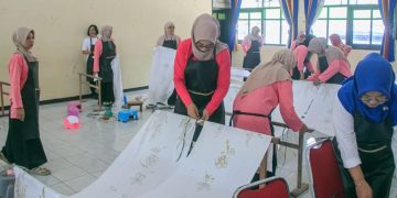 PIIAD Wonogiri Dorong Perempuan Lestarikan Batik Lewat Pelatihan Membatik