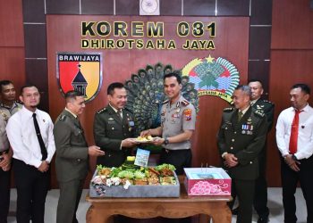Datang Bawa Kejutan, Kapolres Madiun Kota Tegaskan Soliditas TNI-Polri