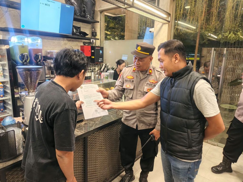 Cegah Pelajar Nongkrong hingga Larut Malam, Polres Ngawi Sambangi Empat Kafe