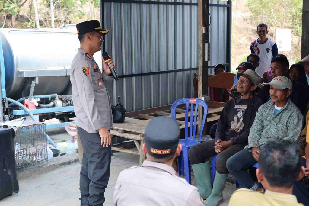 HUT Humas Polri ke-75, Polres Wonogiri Salurkan 20.000 Liter Air Bersih untuk Warga Bendokerep