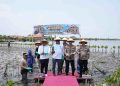 Polda Jateng Tanam 1.000 Mangrove di Batang, Perkuat Upaya Hadapi Abrasi dan Banjir Rob