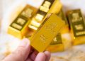 Harga Emas Dunia Anjlok ke Bawah US$ 4.000 per Ons, Tertekan Inflasi dan Prospek Suku Bunga AS
