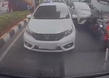 Kecelakaan Beruntun di Panglima Polim Jaksel, Pengemudi Ojol Terlindas Mobil Taksi Online