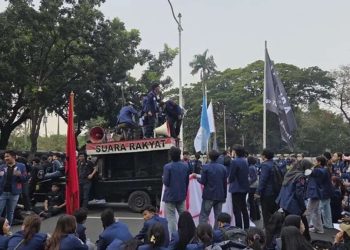 Mahasiswa Trisakti Gelar Aksi di Patung Kuda, Suarakan Tiga Tuntutan Rakyat